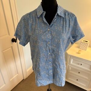 J Crew Short Sleeve Buttondown w Pintucks on Shoulder in Liberty Fabric, Size 12